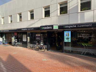 Voorgevel Broeders Gezondheidswinkel en Biologische Supermarkt Foto nieuwe winkel